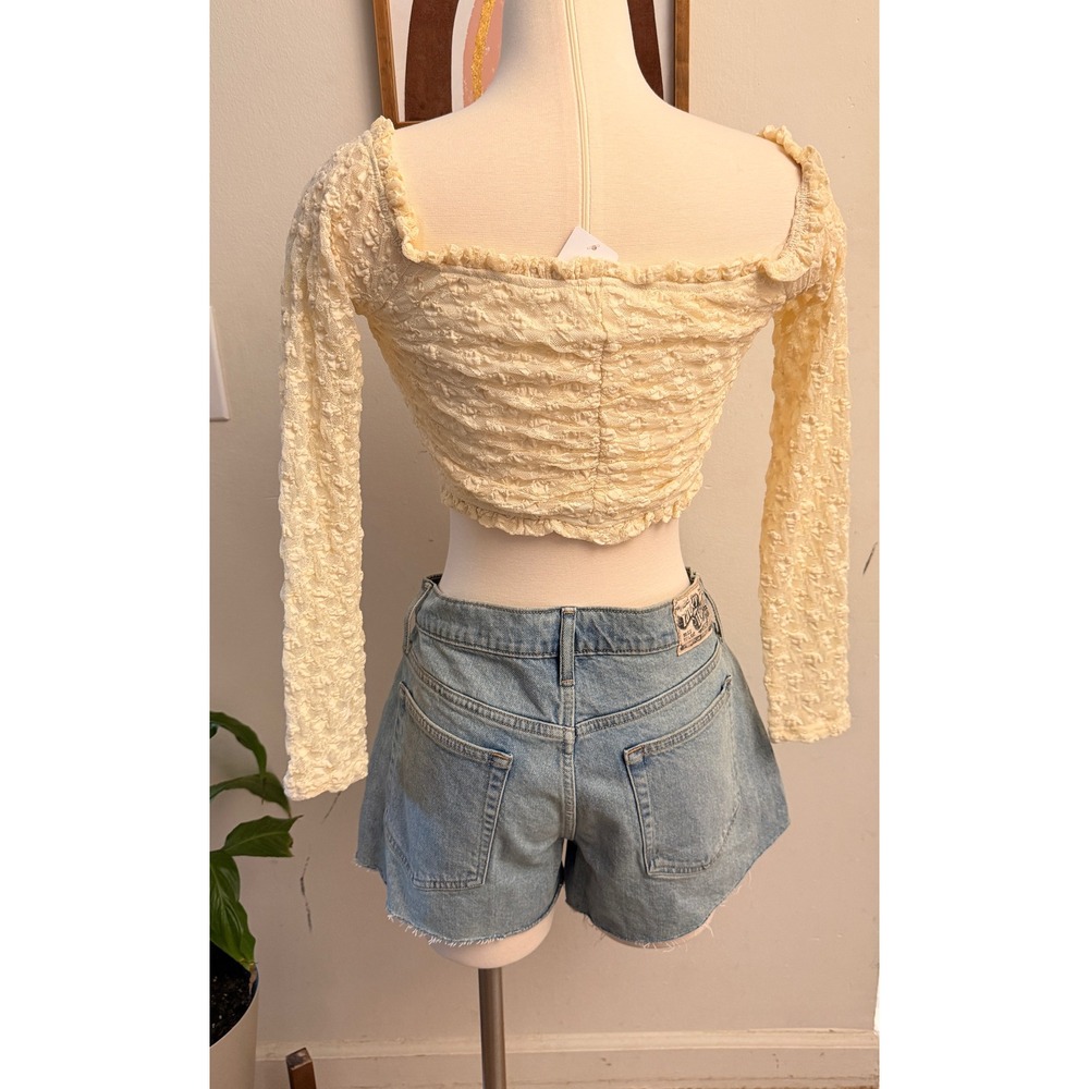 Privy Crop Top Womens Size Medium Cream Lace Long Sleeve Ruched Ruffle PT40764N - Picture 4 of 8